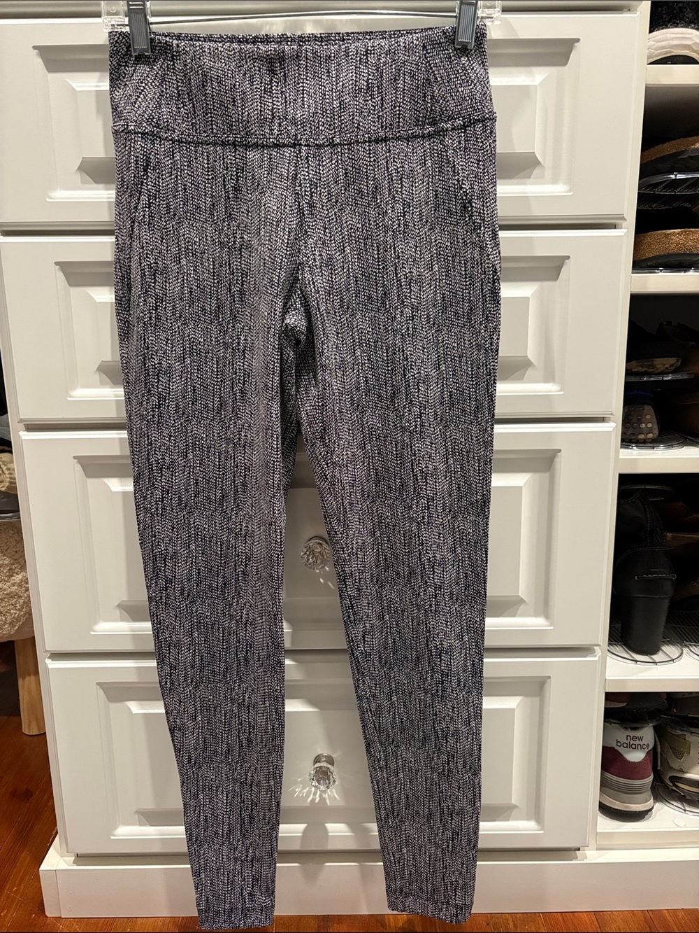 Athleta Heathered Black and White Active Leggings